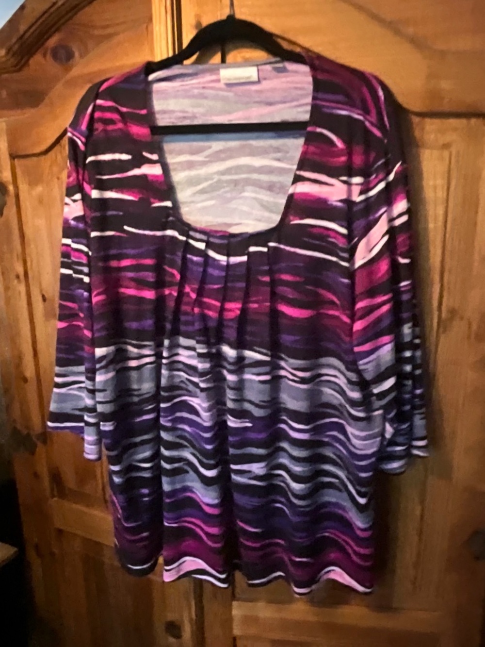 Very pretty Pullover soft sweater top, 3/4 sleeves,cute detail on front